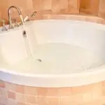 Ferienhaus Spreewald modernes Bad mit Dusche und Wanne