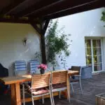 Terrasse mit modernen Möbeln, Familienfreundliches Ferienhaus im Spreewald